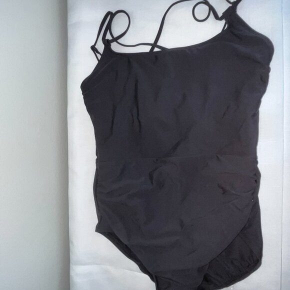 Magicsuit Sigourney One Piece in Black Size 10 - Picture 5 of 8